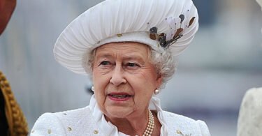 Canadian Queen Elizabeth II Diamond Jubilee Scholarships (QES) in Canada 2021